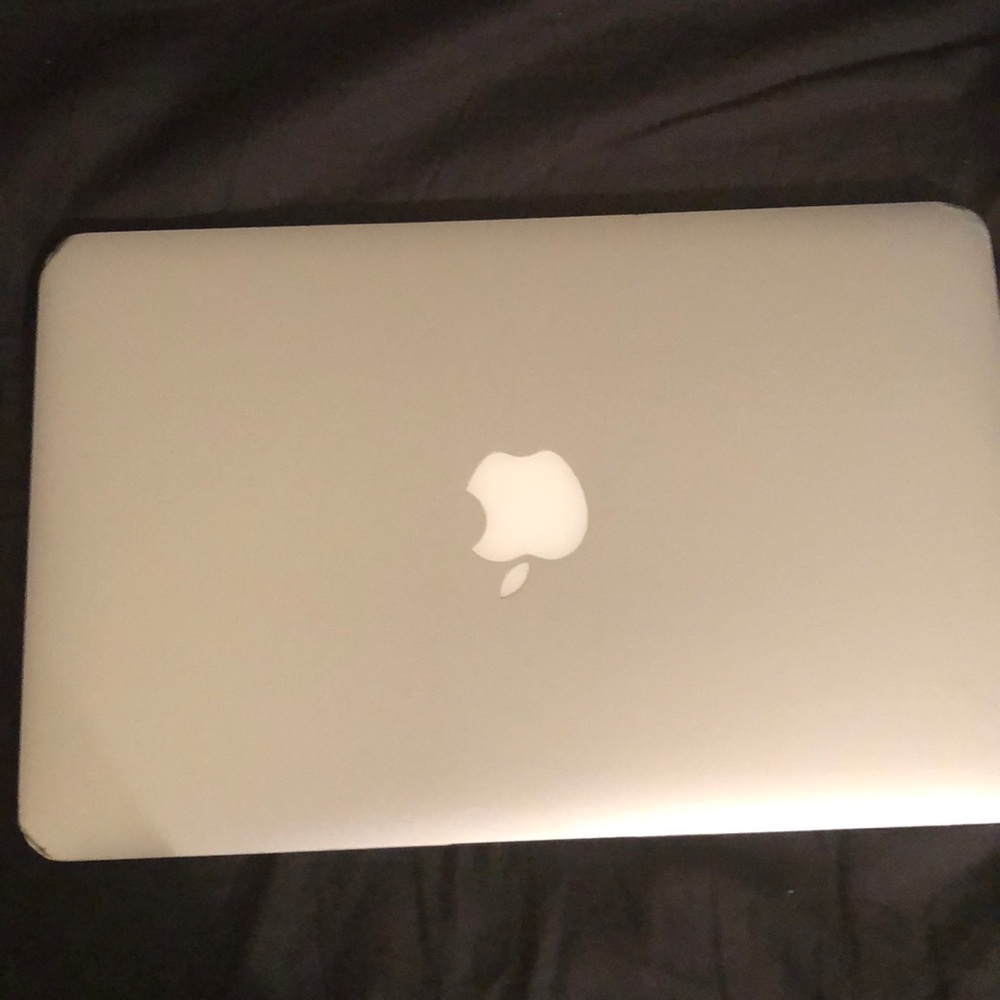 11 inch Apple computer